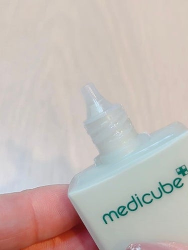 MEDICUBE スーパーシカグリーントーンアップベースのクチコミ「✳︎
✳︎
✳︎
medicube
スーパーシカグリーントーンアップベース

新発売のトーンア.....」（2枚目）