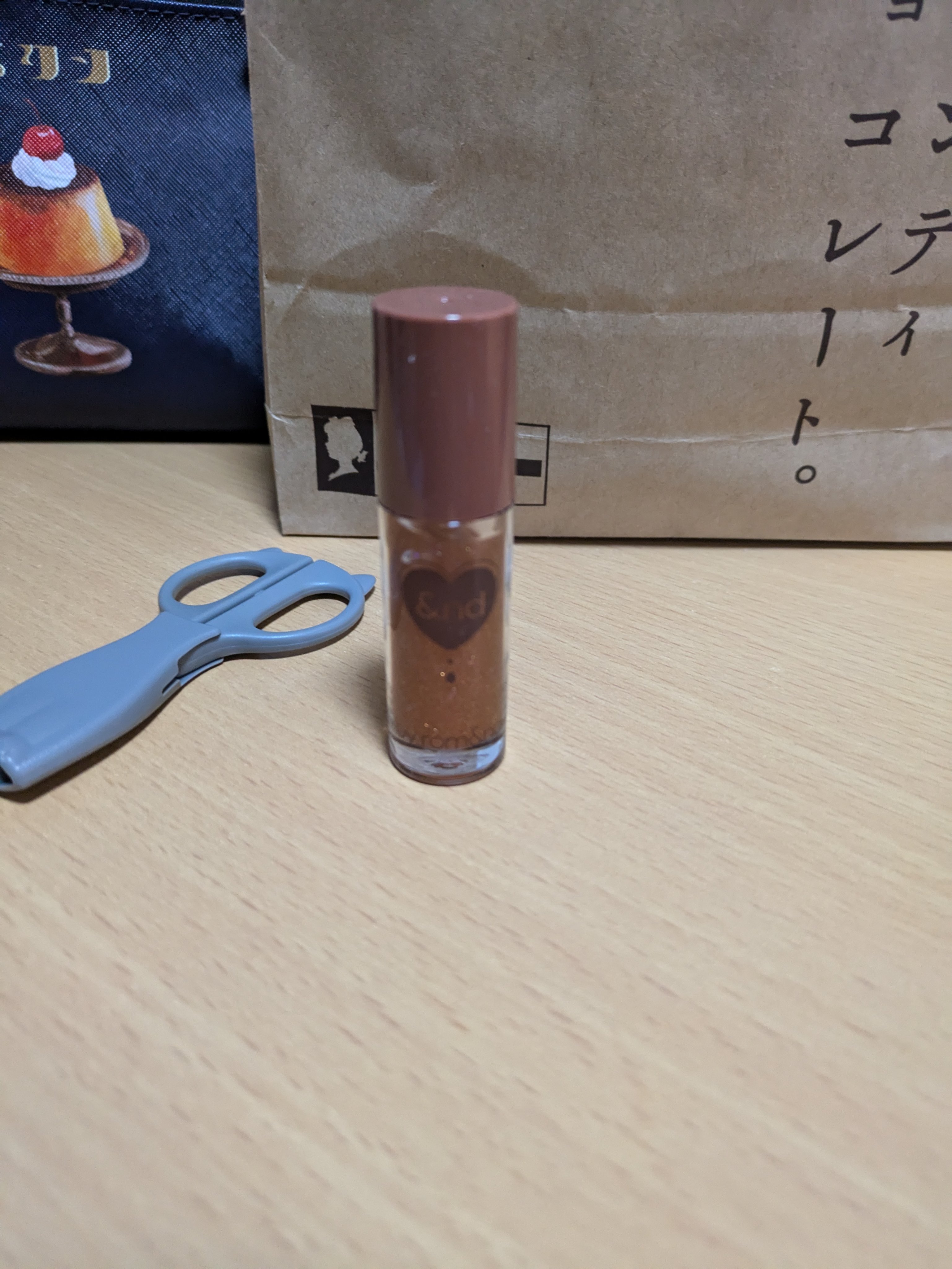 グラッシーコーティンググロス VD02 ココキャラメル/&nd by rom&nd/リップグロスを使ったクチコミ（1枚目）