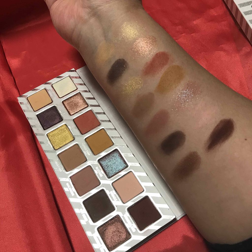 クリスマスホリデーコレクション/Kylie Cosmetics/アイシャドウパレットを使ったクチコミ（2枚目）