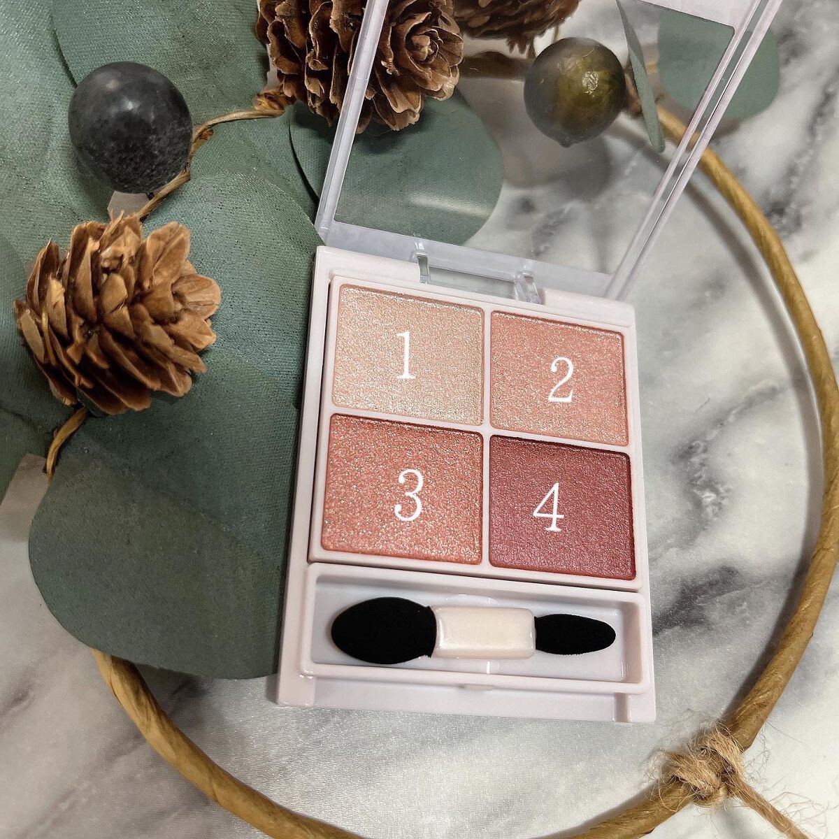 シルキースフレアイズ/キャンメイク/アイシャドウパレットを使ったクチコミ(2枚目)