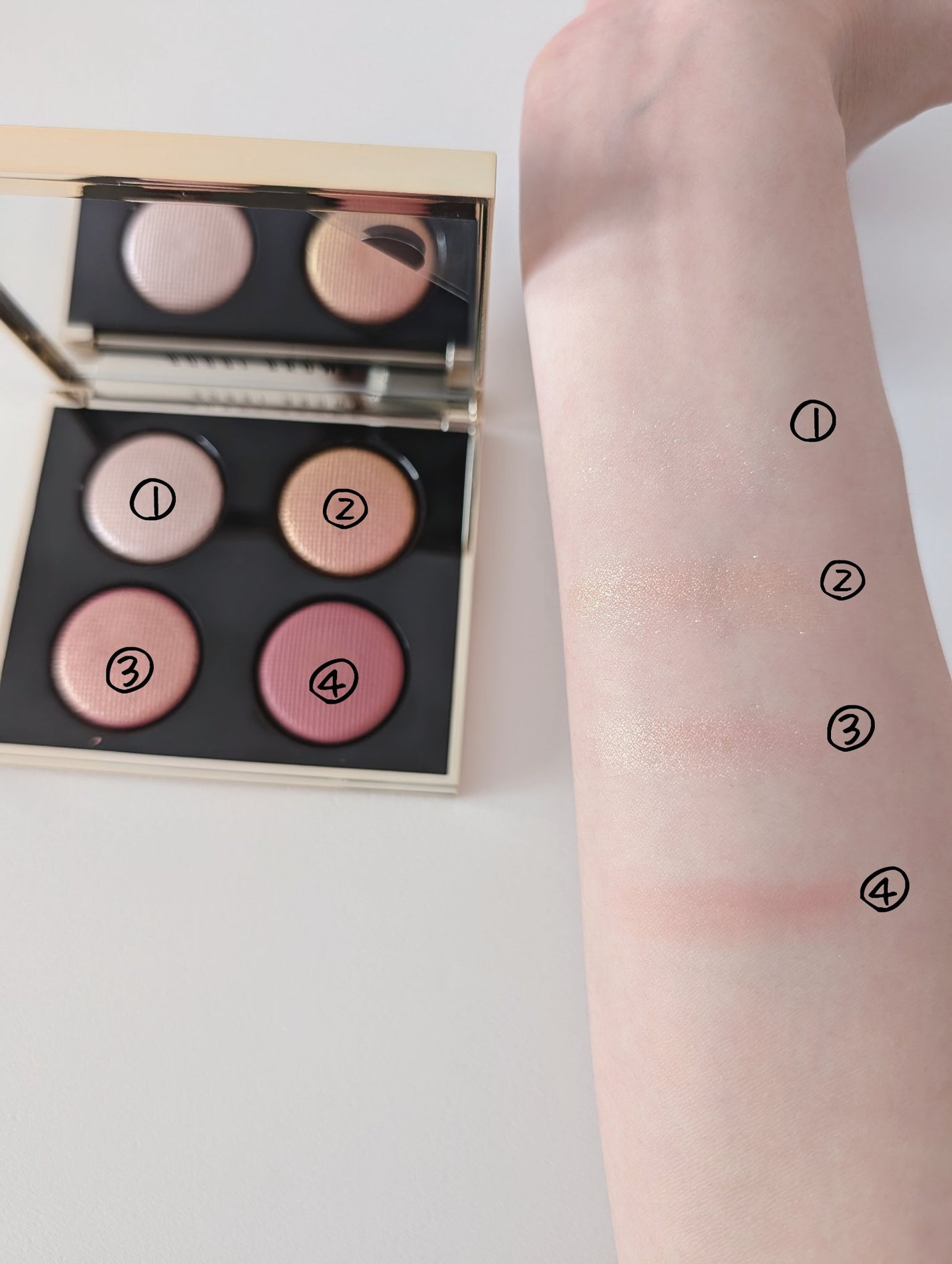 リュクス アイシャドウ クォード グロウ ウィズ ラブ コレクション/BOBBI BROWN/アイシャドウパレットを使ったクチコミ(2枚目)