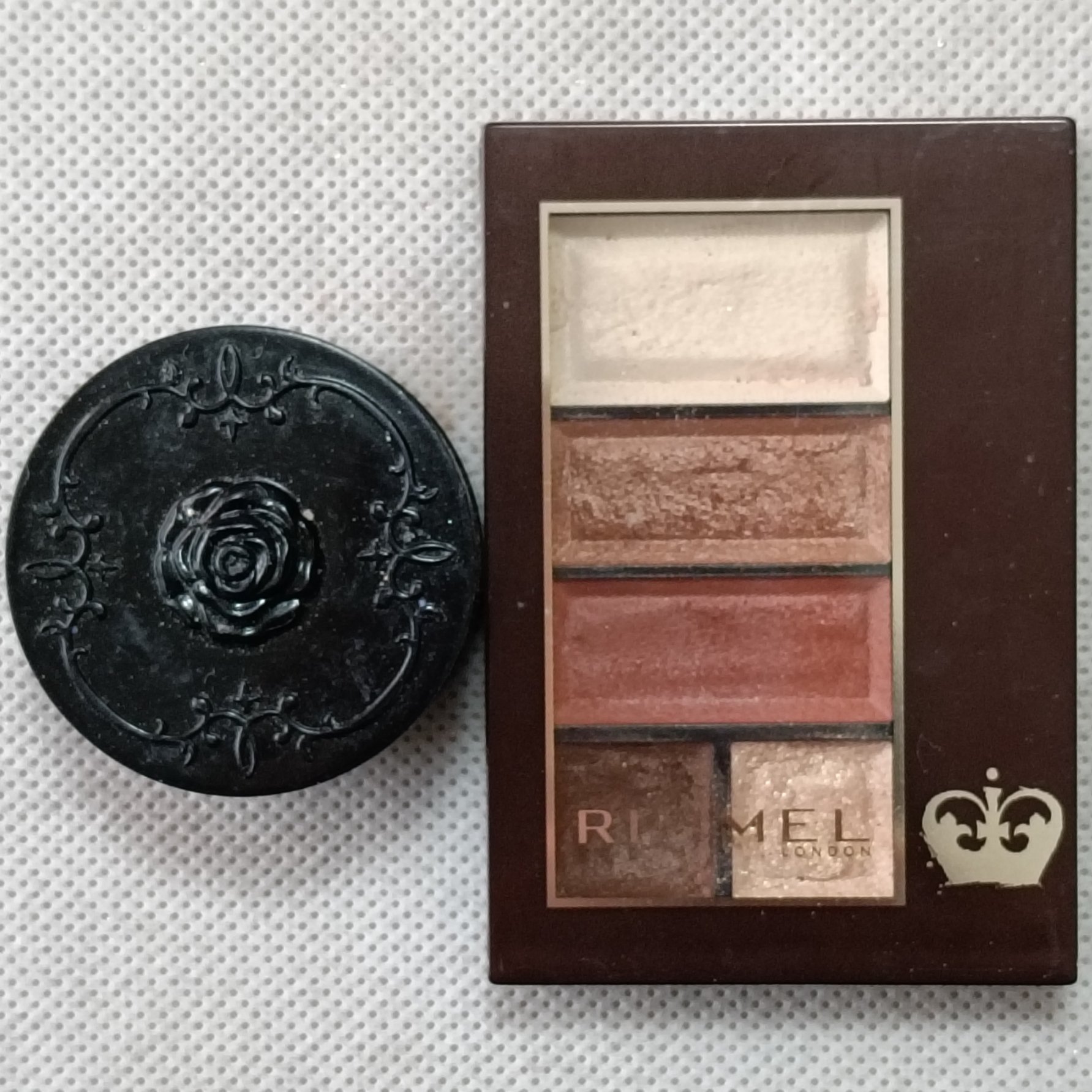 アイ グリッター/ANNA SUI/単色アイシャドウを使ったクチコミ（2枚目）