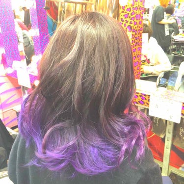 くらげ on LIPS 「1週間ちょいくらいたってますが私事ではありますが髪を紫に染めて..」（1枚目）