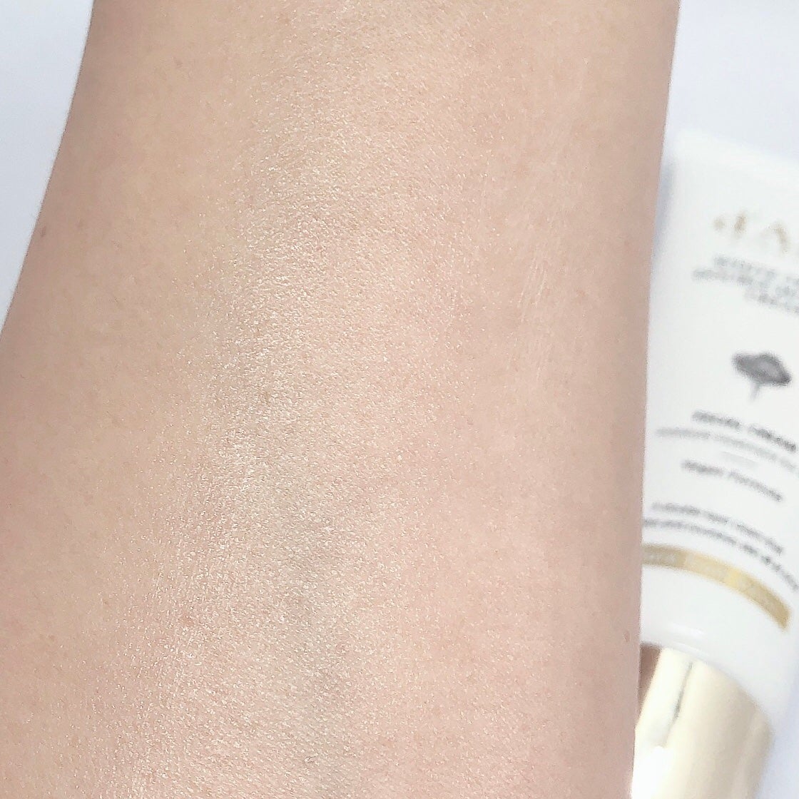 ダルバ ホワイトトリュフファーストスプレーセラム/ダルバ/ミスト状化粧水を使ったクチコミ(10枚目)