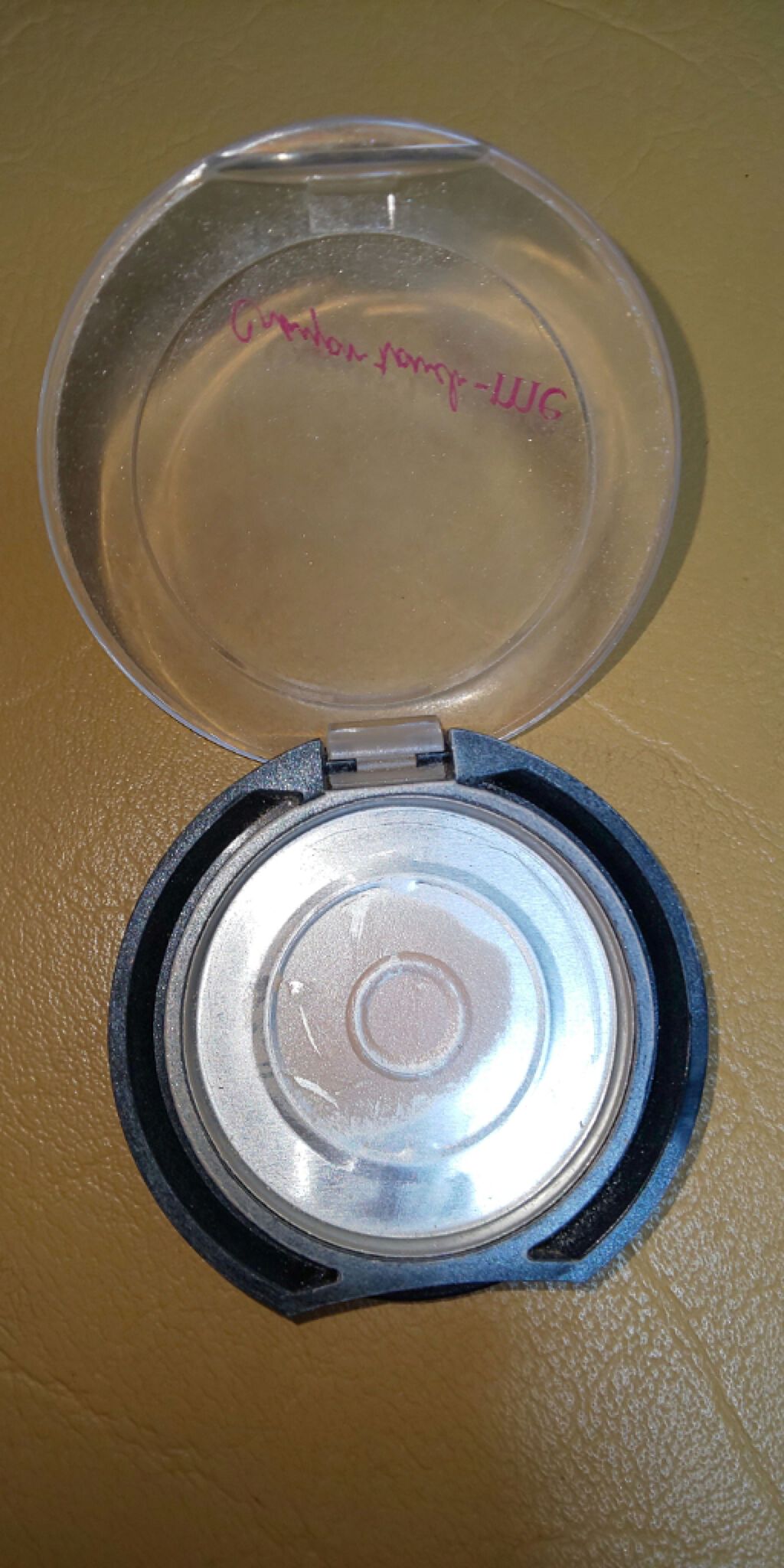 クレヨンタッチ ミー カラーフィニッシュパウダー/キャンドゥ/プレストパウダーを使ったクチコミ（1枚目）