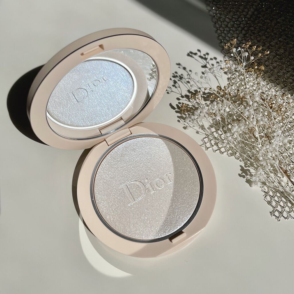Dior Beauty Lovers on LIPS 「偏光パールが、肌に自然な輝きを与えるハイライター「ディオールス..」(1枚目)
