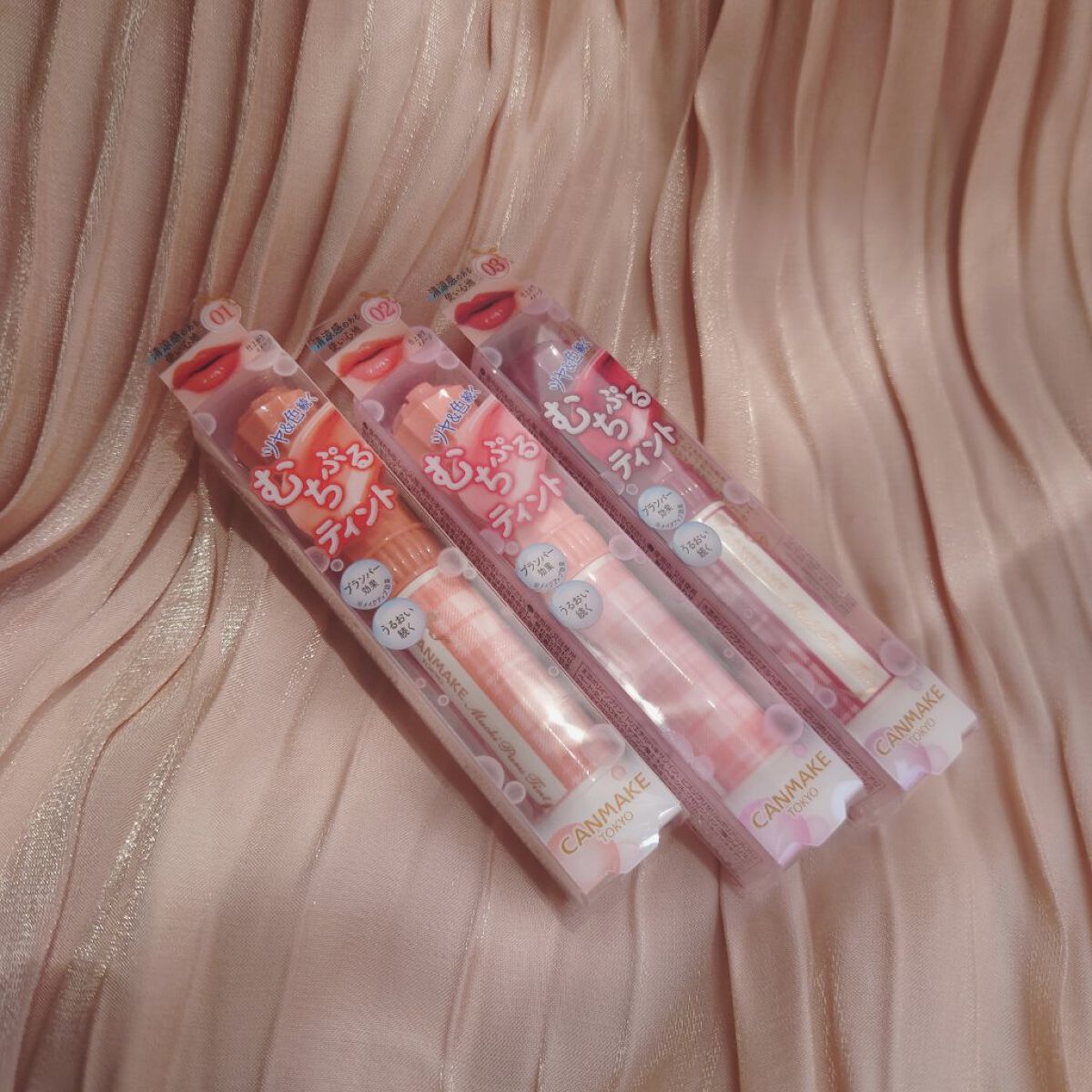                      🐻‍❄️キャンメイク むちぷるティント🐻‍❄️
塗ると結構スーッとします。
本体見た時は濃いめなのかな…と思いましたが、 塗ってみるとシアーな発色で、 発色良過ぎないので色の調節しやすくてめちゃ