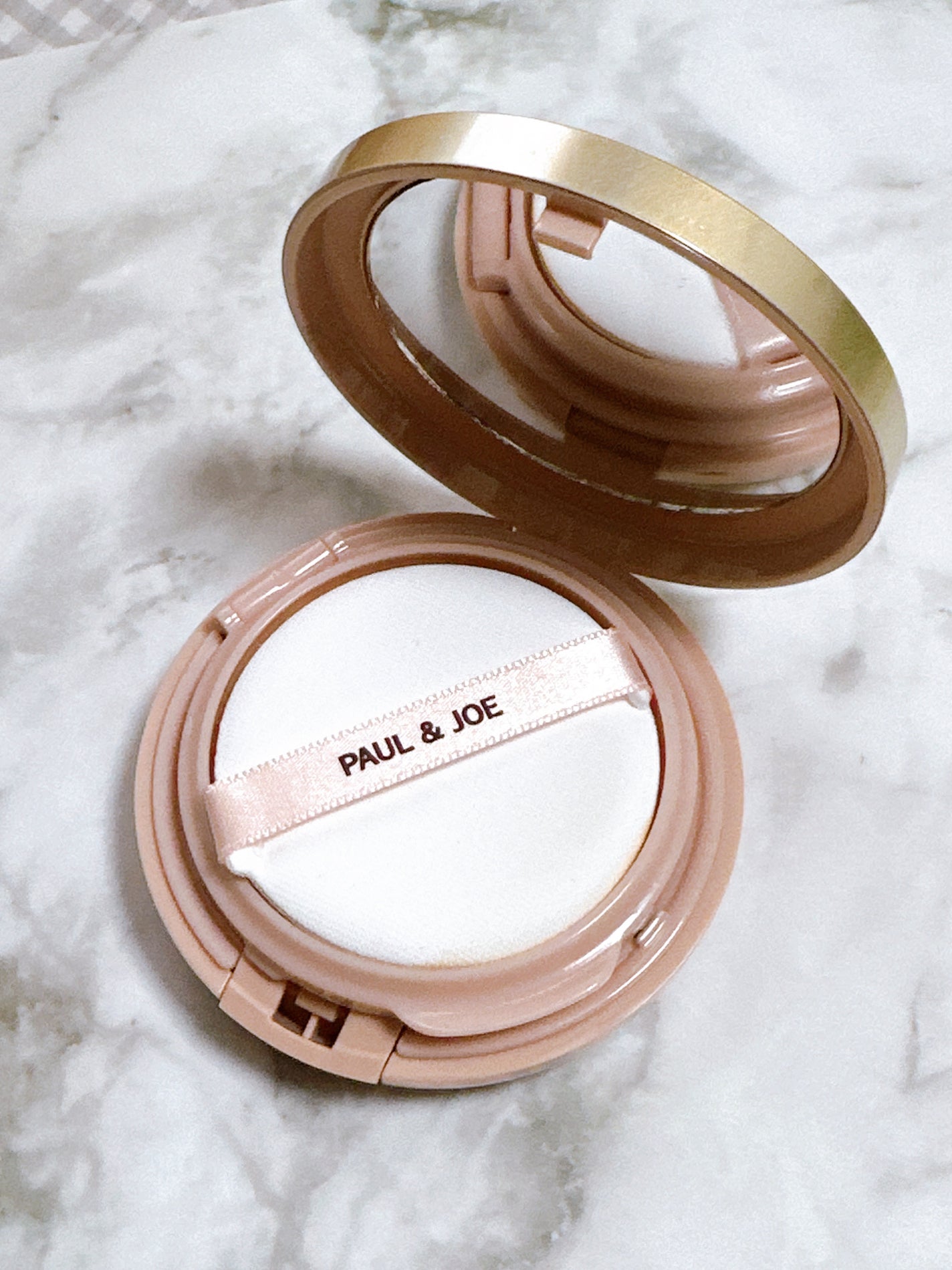 シースルー ヴェール コンパクト/PAUL & JOE BEAUTE/ファンデーションを使ったクチコミ(2枚目)