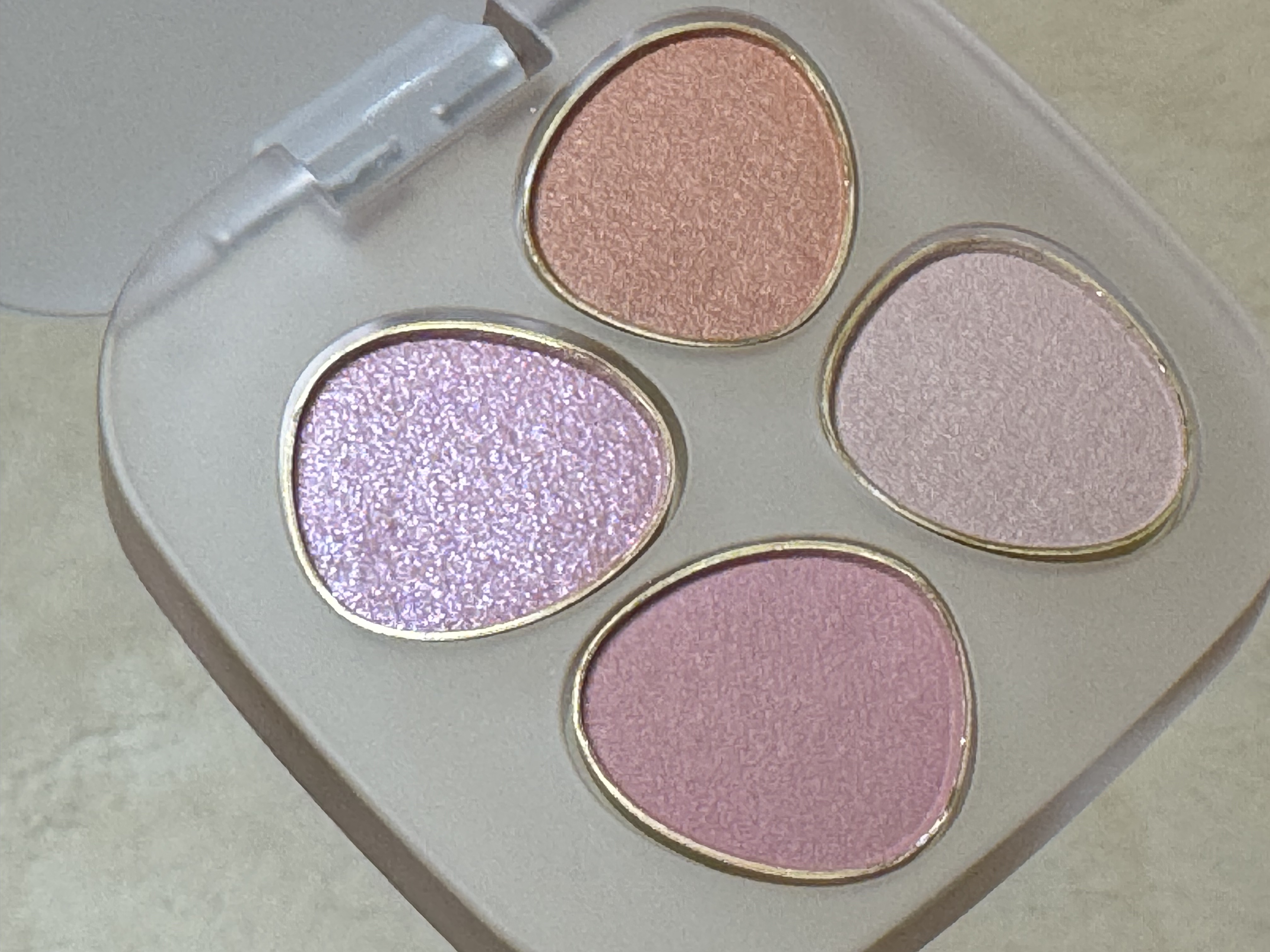 トーン ホリデー スイーツ ボックス Cheat Day Delights ＆ Shiny Sprinkles/to/one/メイクアップキットを使ったクチコミ（3枚目）