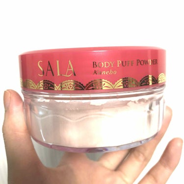 ボディパフパウダーN プリズムパール(サラ スウィートローズの香り)/SALA/ボディパウダーを使ったクチコミ（1枚目）