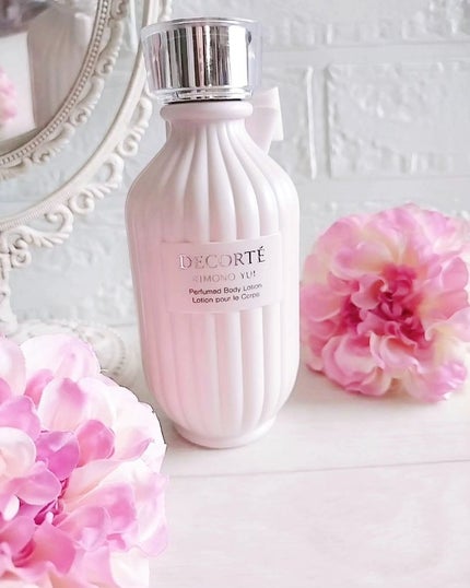 DECORTÉ キモノ ツヤ パフュームド ボディローションのクチコミ「\♡可愛すぎるよね~🥰♡/
友人からのプレゼントです🎁✨
素敵なプレゼントありがとう🩷
C.....」(1枚目)