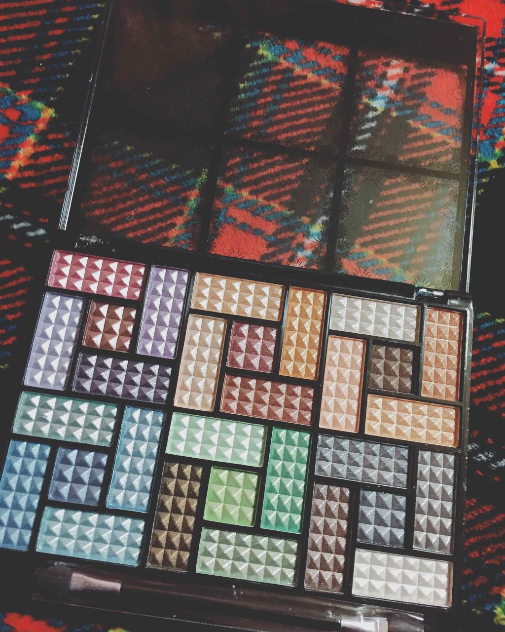 30COLORSEYESHADOWPALETTE/Dolly Angel/アイシャドウパレットを使ったクチコミ(2枚目)