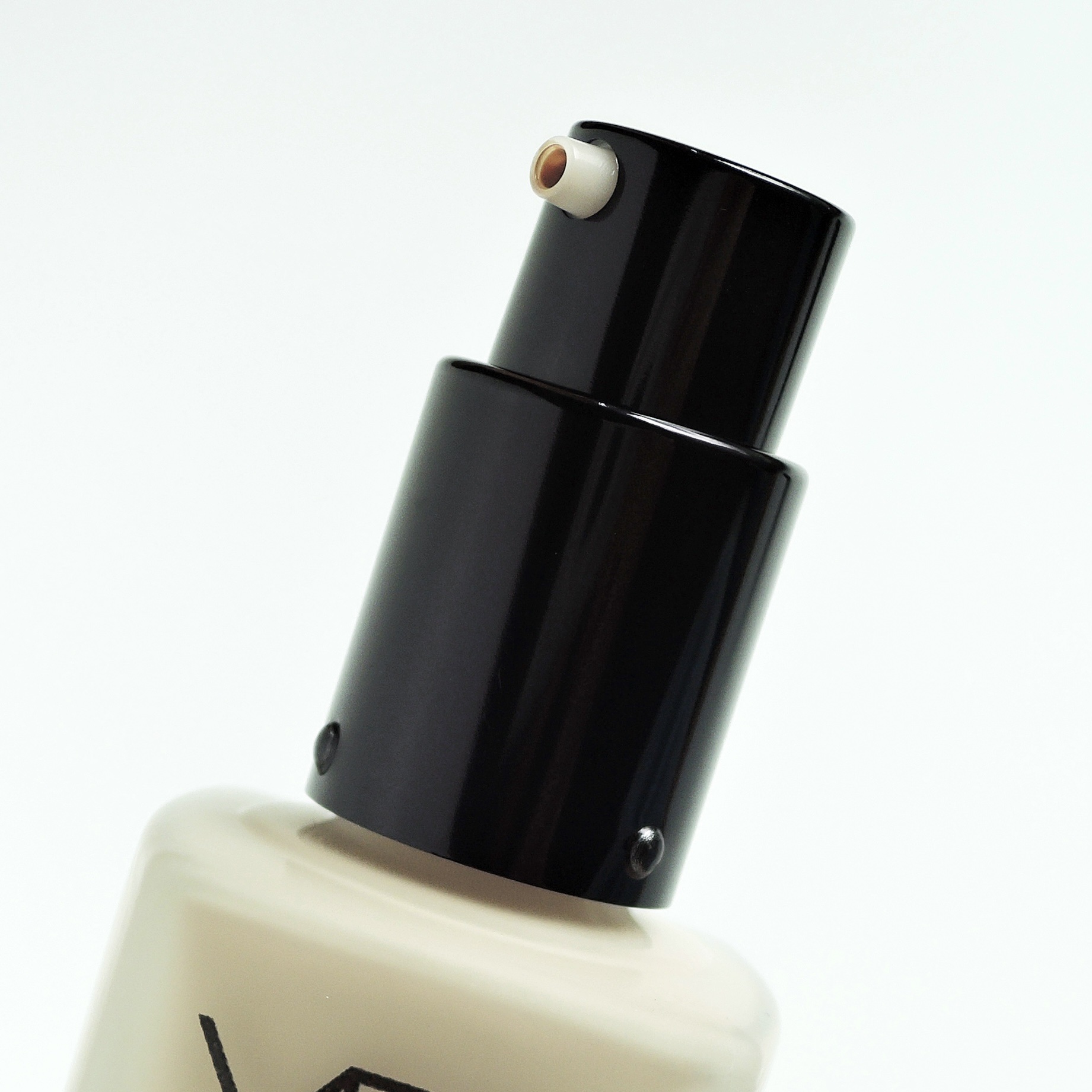 カバーステイン パーフェクティング ファンデーション A02 ナチュラルオークル01/VDL/リキッドファンデーションを使ったクチコミ（3枚目）