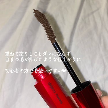 💬 ふんわり濃いマスカラ


────────────


○dejavu
「塗るつけまつげ」ロングタイプ

 ナチュラルブラウン


・自まつ毛が伸びたみたいなロング効果

・重ね塗りしてもダマにならない

・皮脂や汗に強いフィルムタイプ


────────────


○使用感

デジャヴュのボリュームタイプも使っていて
とてもお気に入りのマスカラです🥰

ゆるめのテクスチャなのでスルスル塗れて

ダマにならないから初心者&不器用な方でも
使いやすいマスカラだと思います！！



○仕上がり

ゆるめだからナチュラルな仕上がりで
とにかく長く見せたい方にオススメです☺︎

ボリューム感はあまりないかもしれないけど

その分、柔らかい印象にしたい時の
メイクにはピッタリだと思います👏🏻✨



○色味

ナチュラルブラウンだけど
画像の通り、手に塗ってみると意外と濃くて

だからブラウンの柔らかさも残しつつ
しっかり発色もしてくれる！

ブラウンだと なんかぼんやりしちゃう
っていうのが無くなります🙆‍♀️✨



○レビュー

とにかく塗りやすくてキレイな仕上がり！！

最近、ロングマスカラにハマっているんですが
本当に自まつ毛が伸びてるみたいだから

このマスカラはナチュラルメイクにも使える👀


────────────


最後までご覧いただき
ありがとうございました！！

参考になれば嬉しいです🔍


#提供 #提供_デジャヴ #ロングマスカラ 
#ブラウンマスカラ #ナチュラルメイク
#春のメイクレシピ #塗るつけまつげ
#ナチュラルブラウン #マスカラ_お湯落ち 
 #提供_デジャヴュの画像 その2