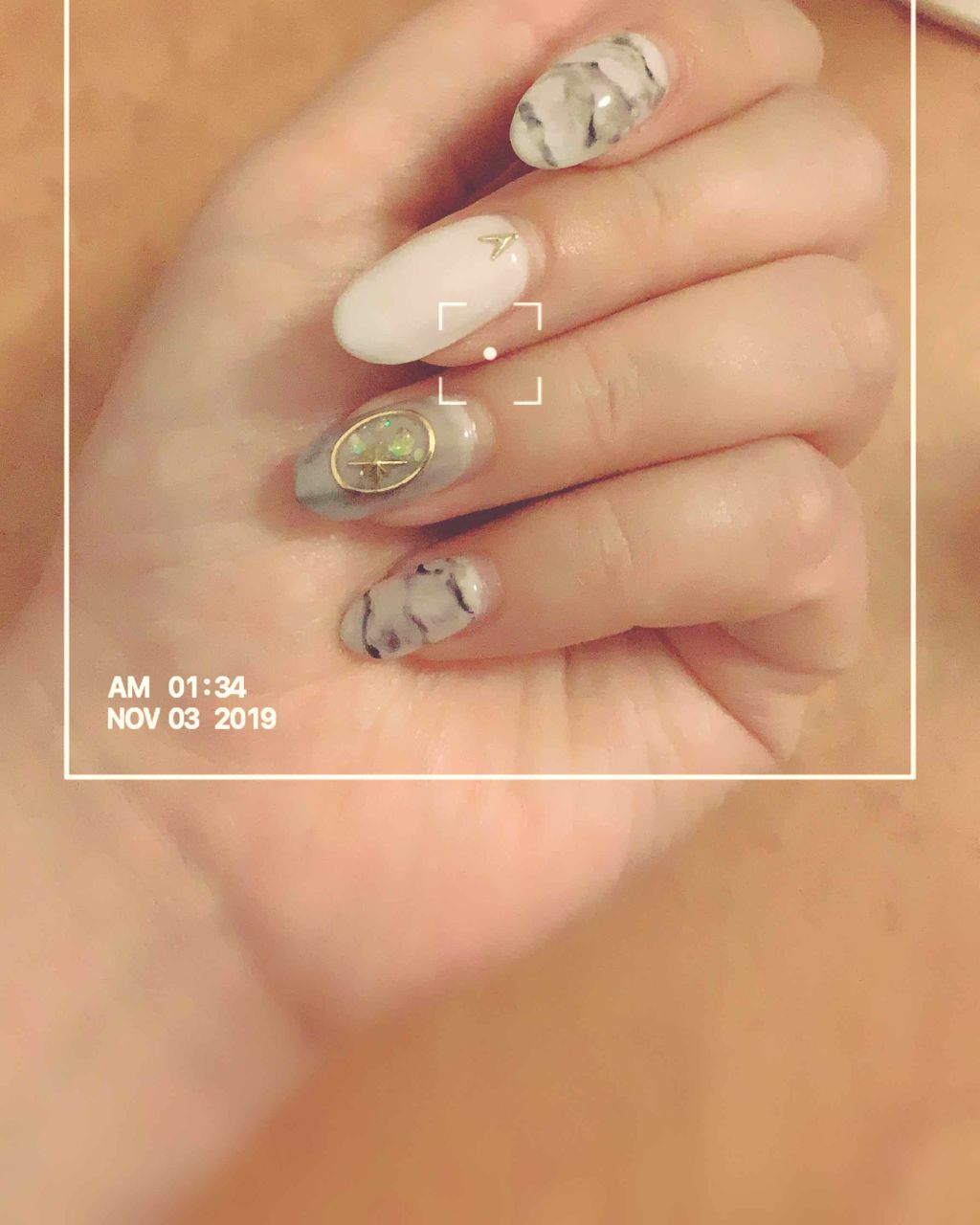 ちゃほ on LIPS 「10月のネイル(・∀・)前から気になってた大理石ネイルにチャレ..」(1枚目)