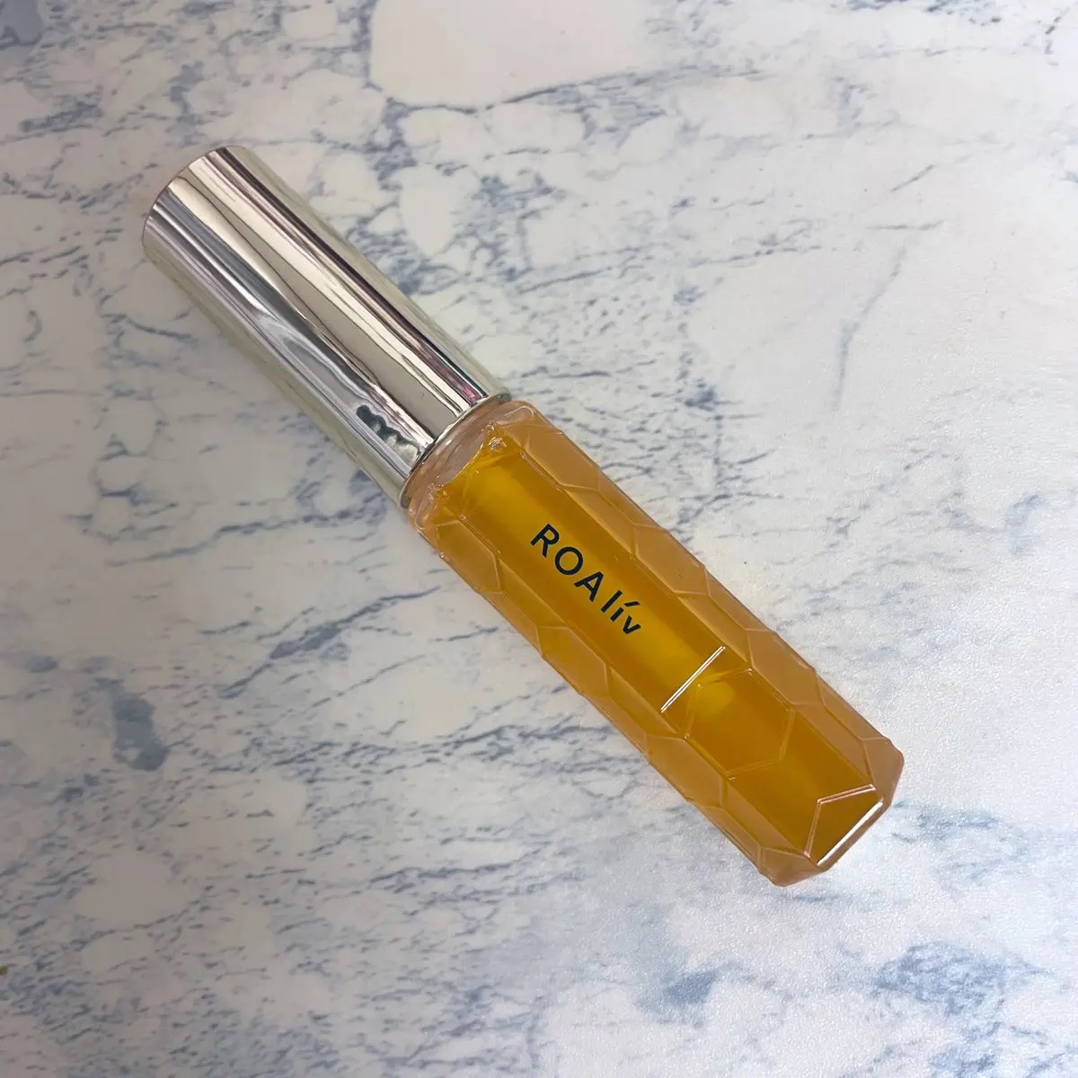 ハニーラスター r/ROAlív/リップグロスを使ったクチコミ（2枚目）