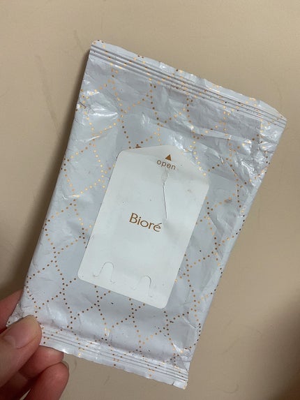 メイクの上からリフレッシュシート/ビオレ/フェイスシートを使ったクチコミ(1枚目)