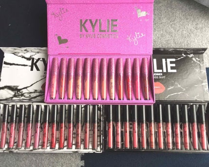 マット リキッド リップスティック/Kylie Cosmetics/口紅を使ったクチコミ(2枚目)
