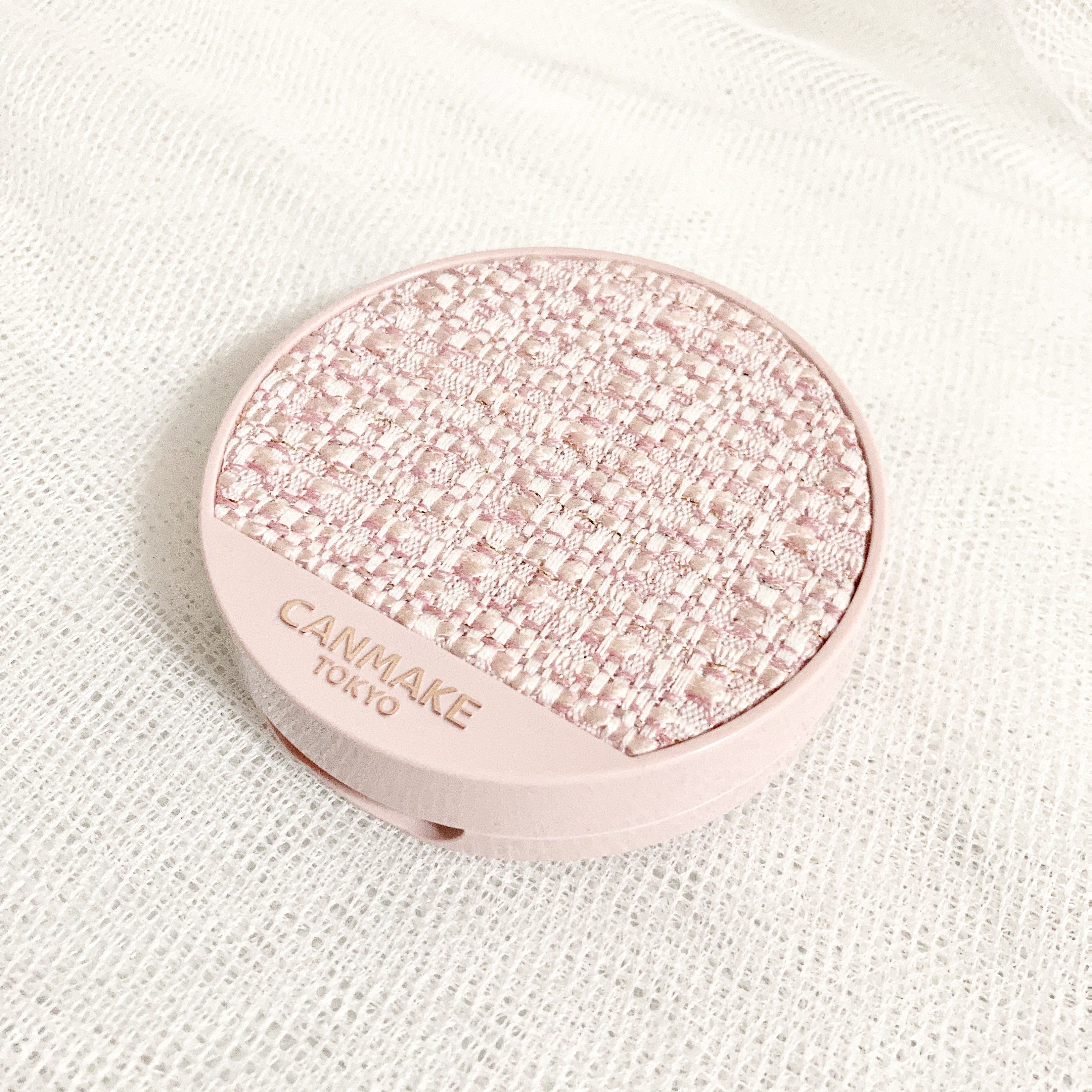 イルミネイティングフィニッシュパウダー　～Abloom～ 01 ハイドレンジアガーデン（限定ツイード容器）/キャンメイク/プレストパウダーを使ったクチコミ（1枚目）