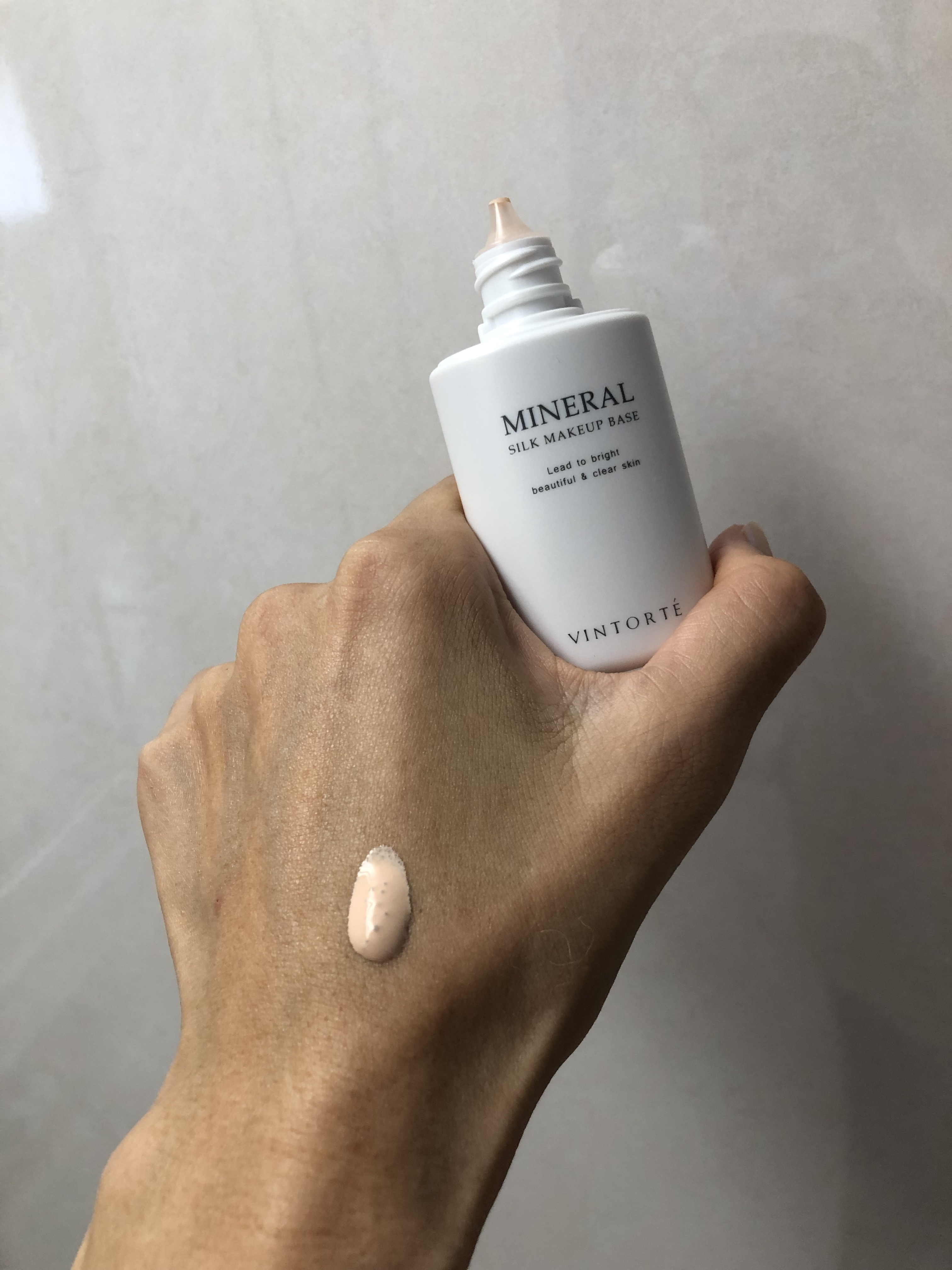ミネラルシルクメイクアップベース/ヴァントルテ/化粧下地を使ったクチコミ（1枚目）