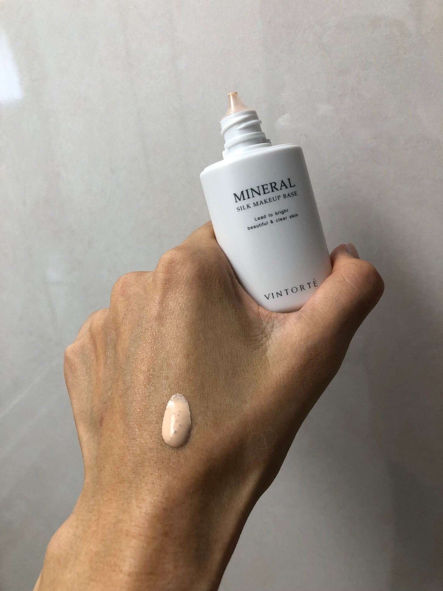 ミネラルシルクメイクアップベース/ヴァントルテ/化粧下地を使ったクチコミ(1枚目)