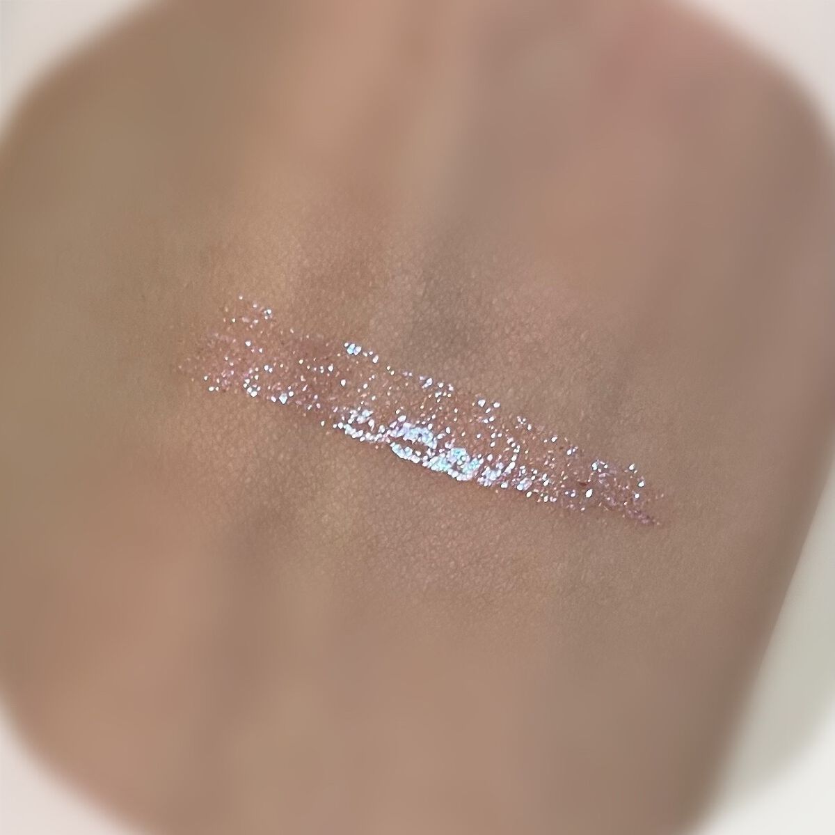 グリッターリキッドアイシャドウ G01 さくらスパークル/aZTK/リキッドアイシャドウを使ったクチコミ（3枚目）