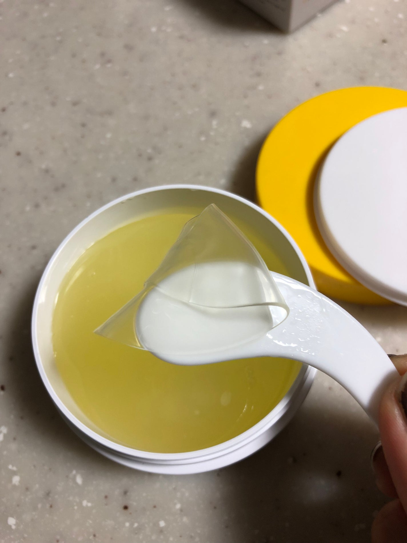 バイオームビタC黒クマアイパッチ/UIQ/シートマスク・パックを使ったクチコミ(3枚目)