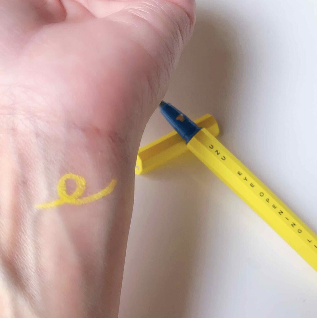 EYE OPENING LINER/UZU BY FLOWFUSHI/リキッドアイライナーを使ったクチコミ(2枚目)