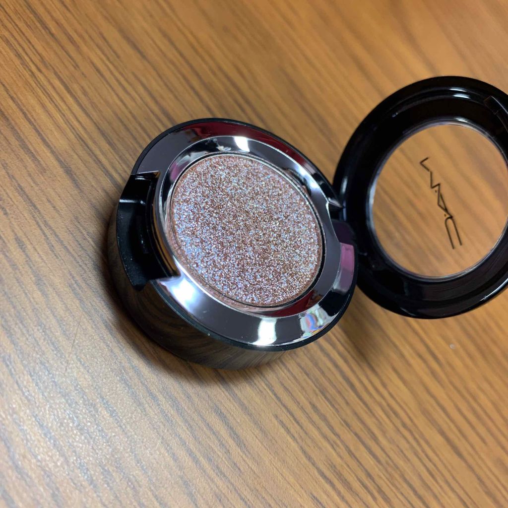 ダズルシャドウ/M・A・C/単色アイシャドウを使ったクチコミ（2枚目）