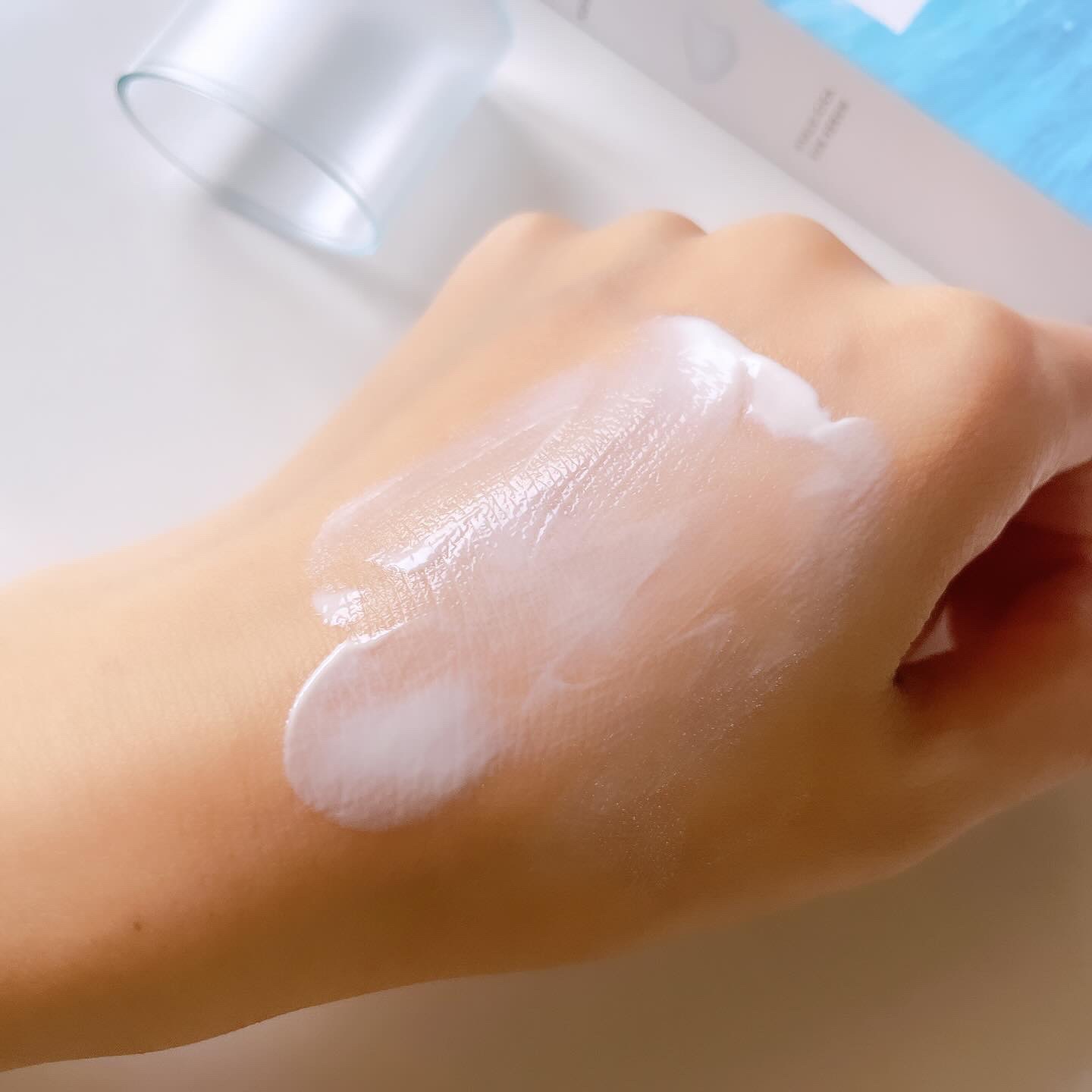 ヒアルーシカ ウォーターフィット サンセラム/SKIN1004/日焼け止めローションを使ったクチコミ（3枚目）