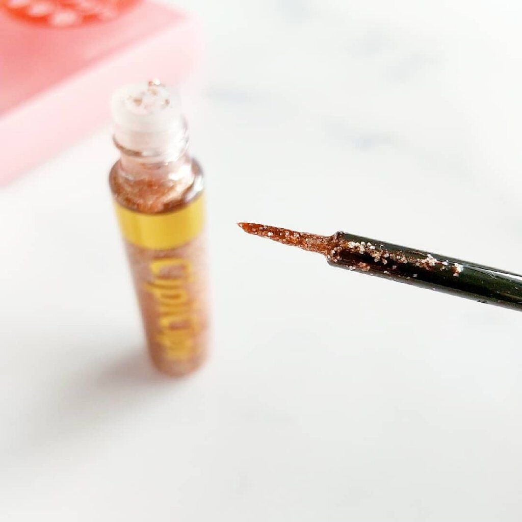 グリッターイルミネーションライナー/CipiCipi/リキッドアイライナーを使ったクチコミ(3枚目)