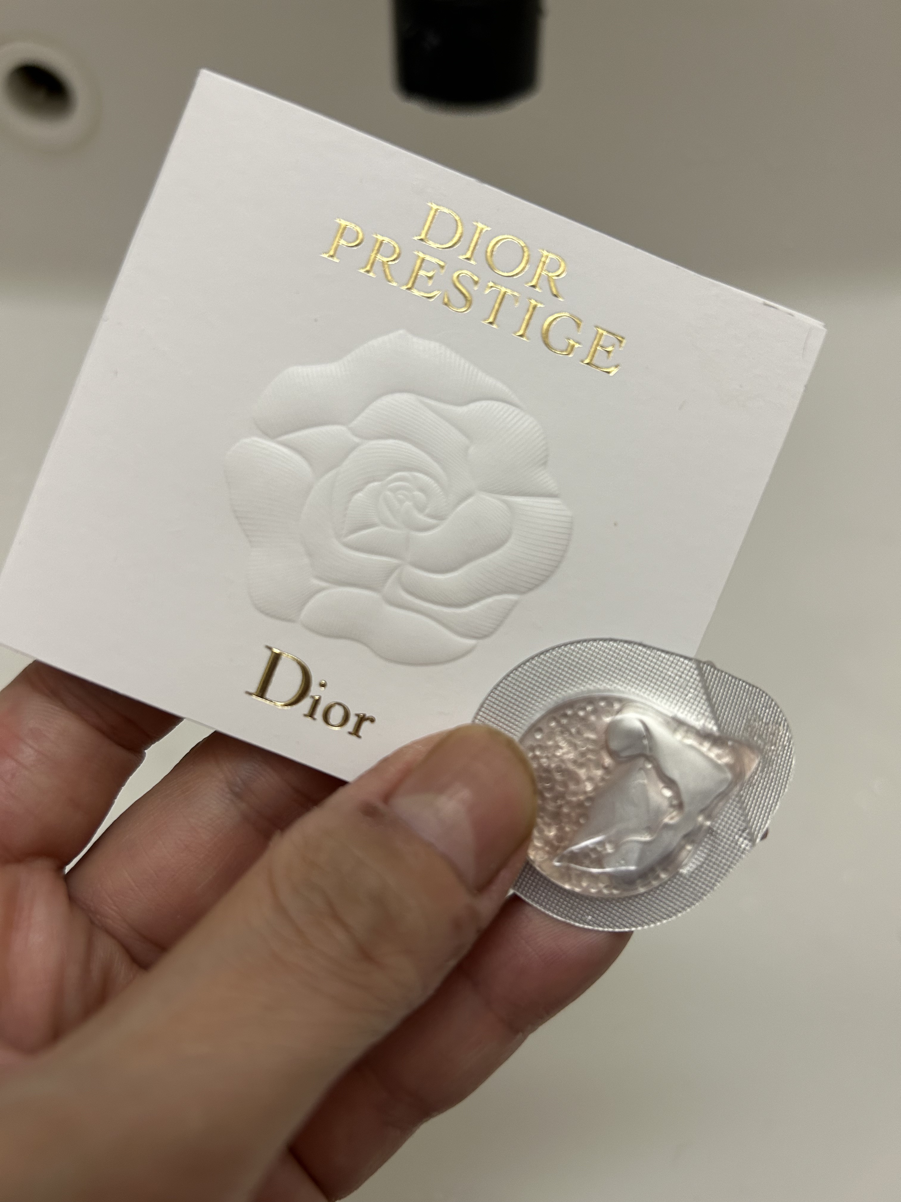 プレステージ マイクロ ユイル ド ローズ セラム/Dior/美容液を使ったクチコミ（2枚目）