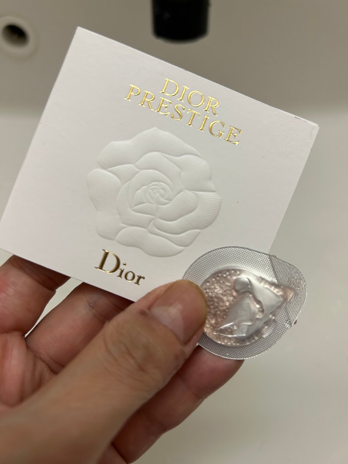 プレステージ マイクロ ユイル ド ローズ セラム/Dior/美容液を使ったクチコミ(2枚目)