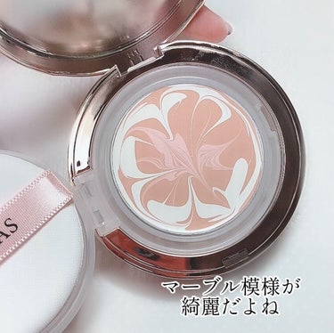 ECLAS Serum foundationのクチコミ「
一時期SNSで話題になった
まるで美容液✨な
ファンデーション✨

動画でもお伝えしてますが.....」（2枚目）