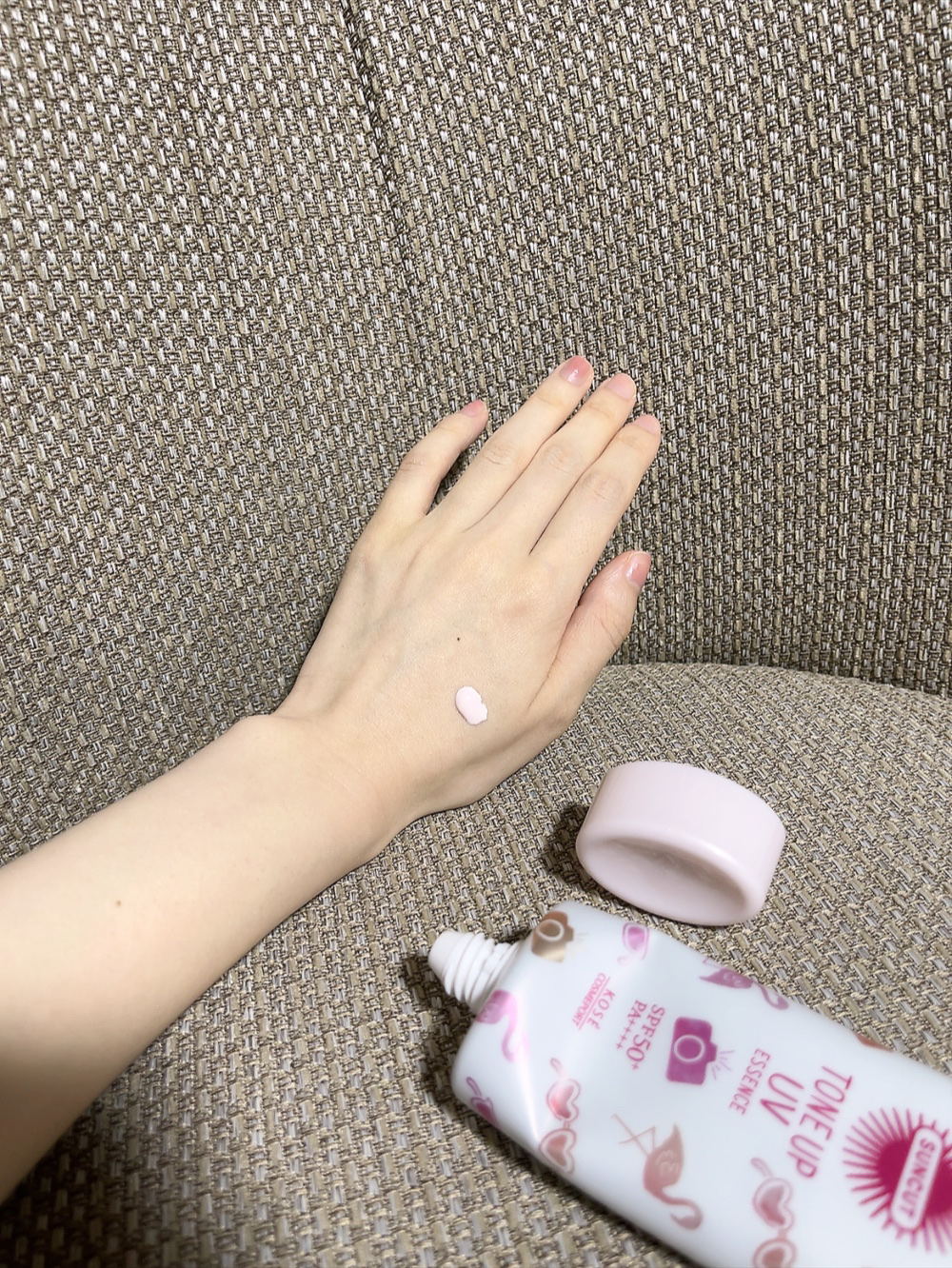 トーンアップUV エッセンス ピンクフラミンゴ/サンカット®/日焼け止めローションを使ったクチコミ（3枚目）