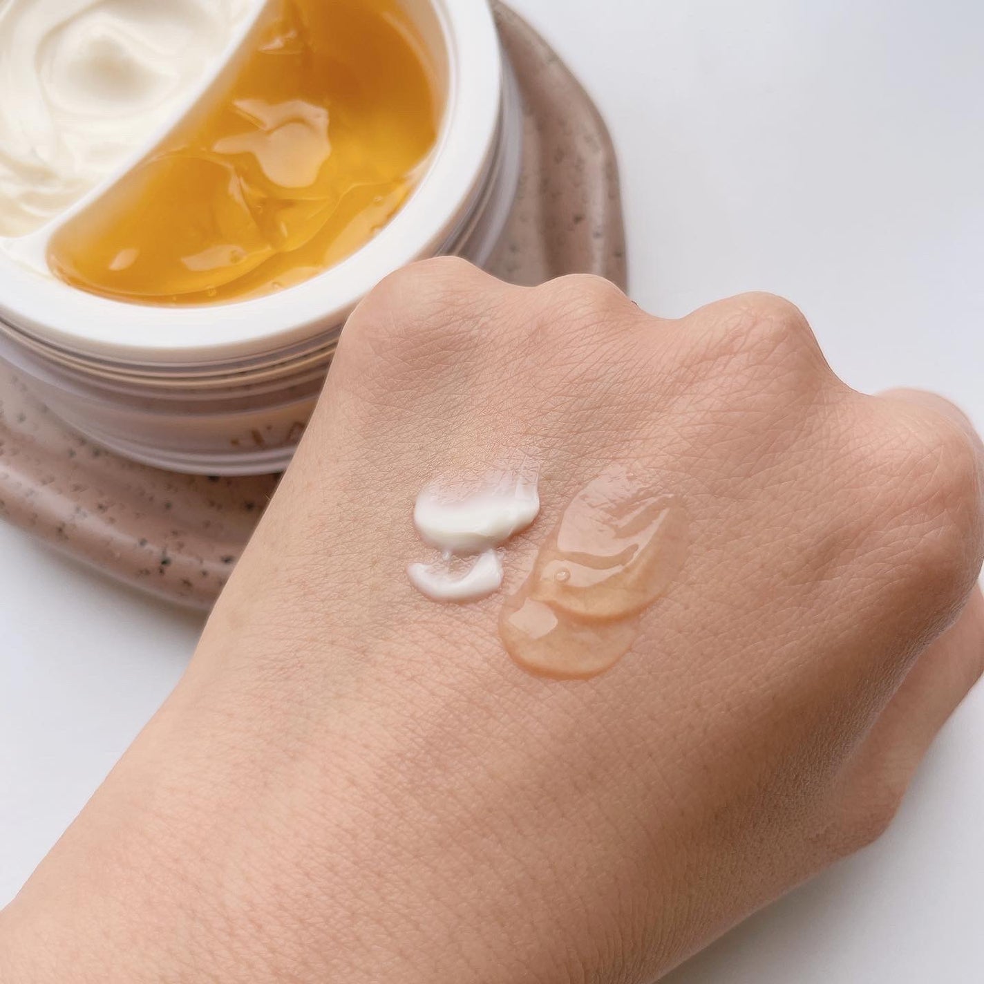 ホワイトトリュフダブルセラムアンドクリーム/ダルバ/フェイスクリームを使ったクチコミ(4枚目)