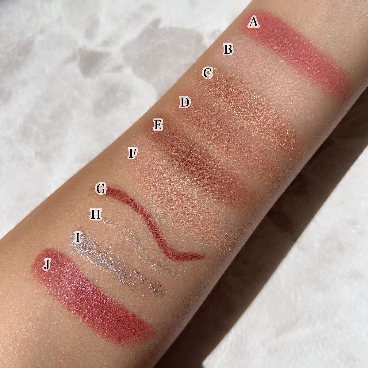 Eina on LIPS 「.#えいな毎日メイク.発売日が近づいてきたってことでTOMFO..」(9枚目)