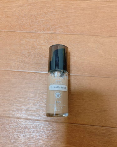 REVLON レブロン カラーステイメイクアップファンデーション 180(標準色)
1800円＋税
ヨレにくい崩れにくいリキッドファンデ
肌荒れしてる時使うと痒くてしょうがない
でも本当に崩れなくてこれ