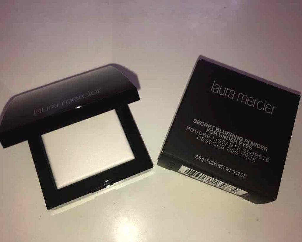 シークレット ブラーリング パウダー フォー アンダー アイズ/ローラ メルシエ/プレストパウダーを使ったクチコミ(1枚目)