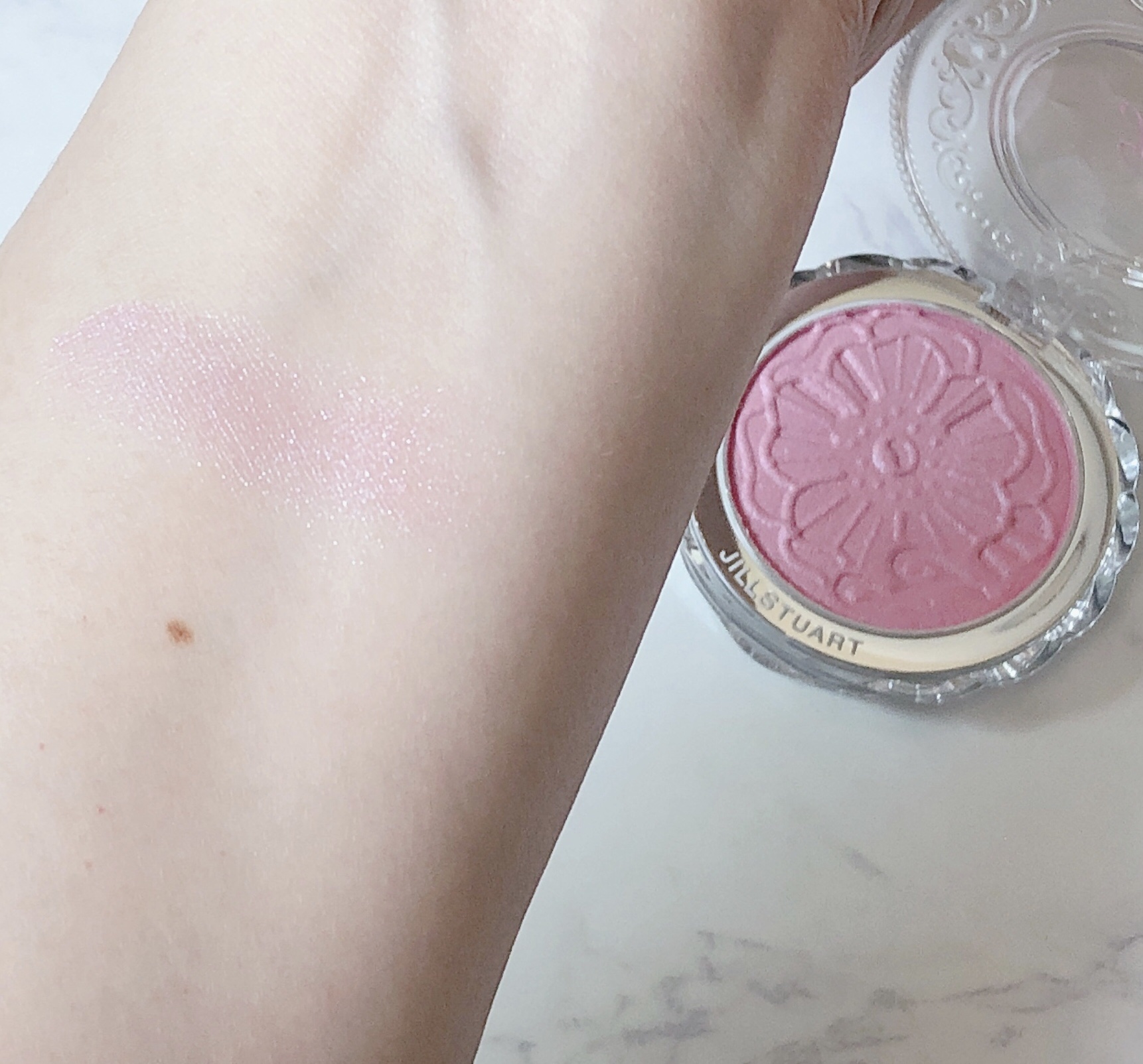 ジルスチュアート　メルティシマー ブラッシュ/JILL STUART/パウダーチークを使ったクチコミ（3枚目）