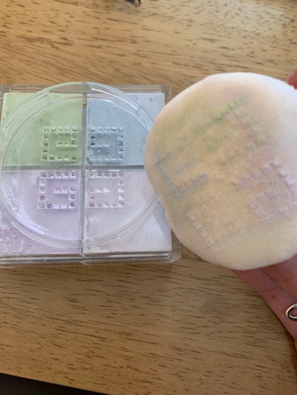 プリズム・リーブル/GIVENCHY/ルースパウダーを使ったクチコミ(2枚目)