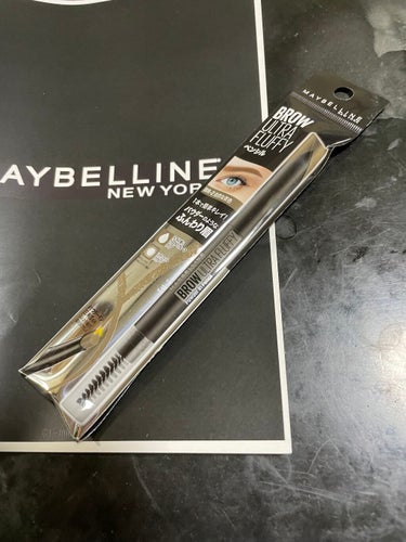 MAYBELLINE NEW YORKファッションブロウ パウダーインペンシル NBR-2自然な茶色

LIPSのプレゼント企画で頂きました！ありがとうございます☺️
.

３角芯のアイブロウペンシル！