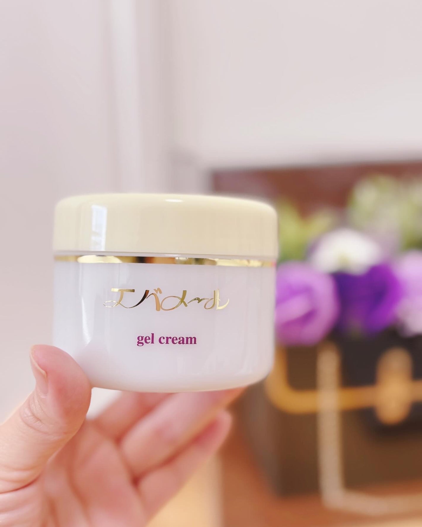 tomo on LIPS 「.エバメールゲルクリームをお試しさせて頂きました☺️洗顔後、こ..」(1枚目)