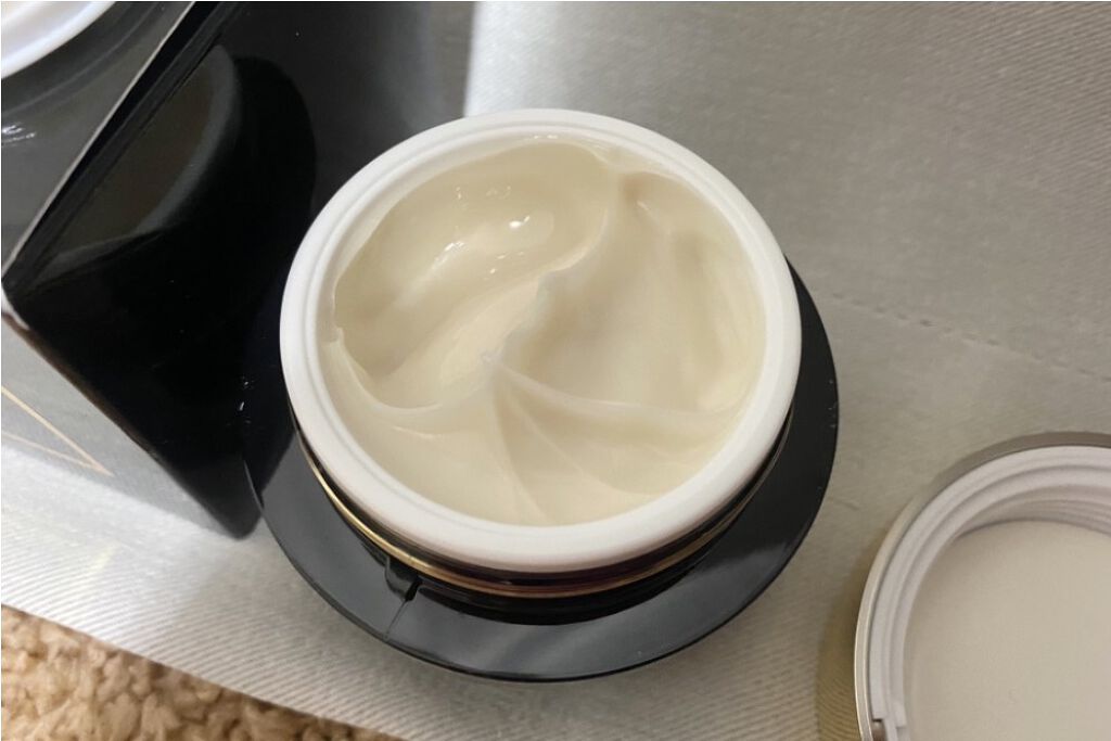 ベラ アルティメットエージ ネッククリーム/VELLA/フェイスクリームを使ったクチコミ(2枚目)