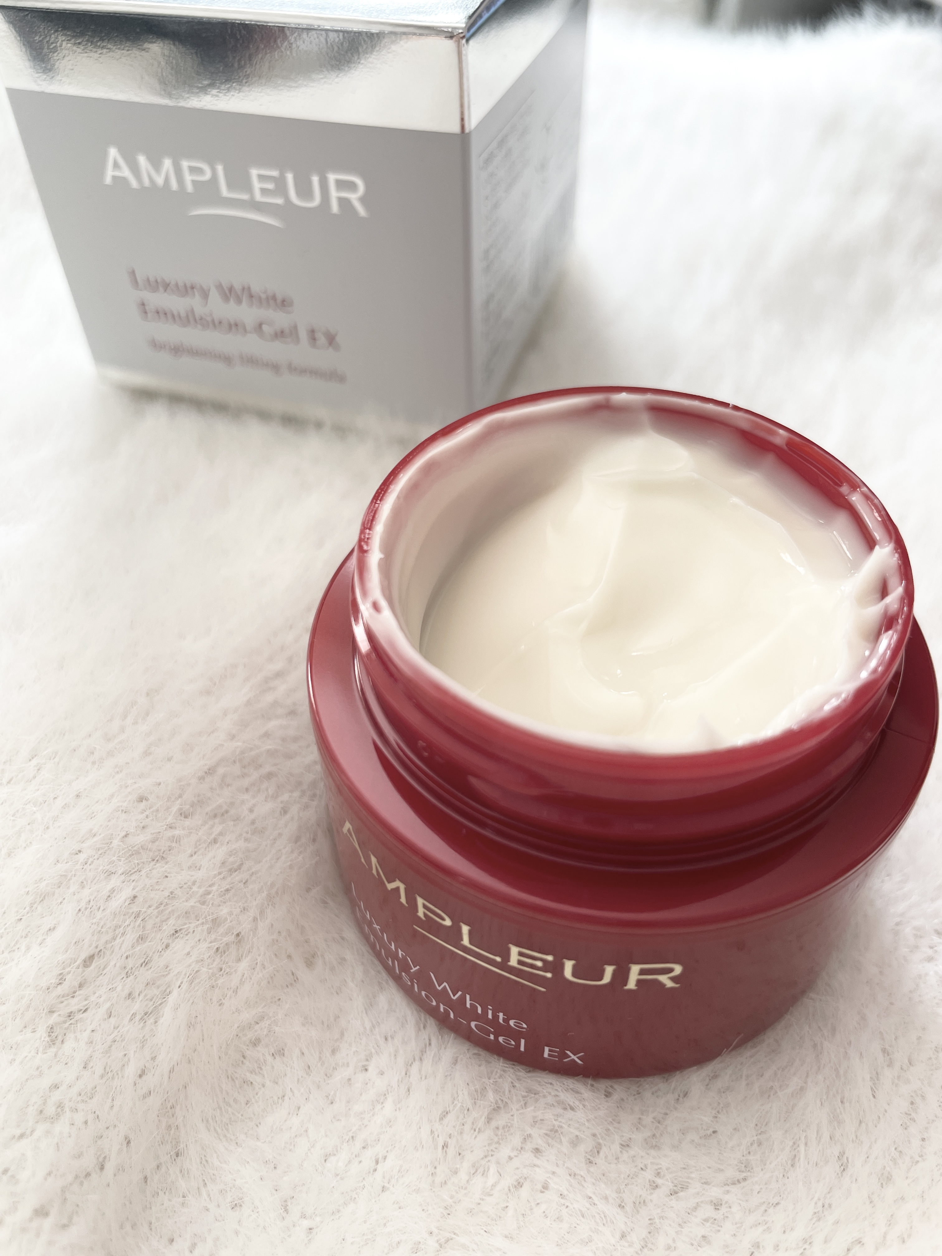 ラグジュアリーホワイト エマルジョンゲルEX/アンプルール/乳液を使ったクチコミ（2枚目）