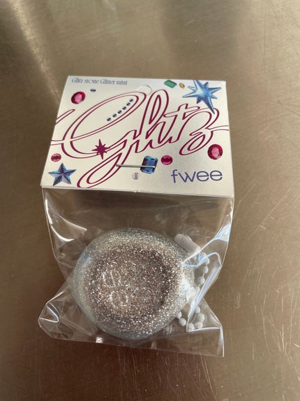 フィー グリッツストーンハイライター/fwee/パウダーハイライトを使ったクチコミ(3枚目)