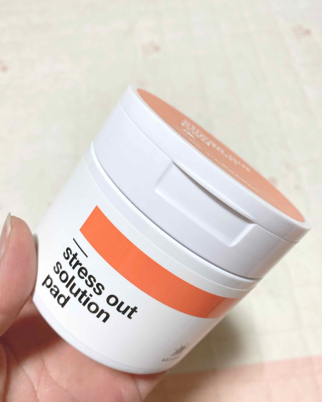 BELLAMONSTER
ベラモンスター
ストレスアウト
ソリューションパッド
#ニンジンパッド🥕


こちらはニンジン種オイル配合で
肌の鎮静、キメ、角質を整えて
ベタつかずに保湿性が高く
敏感肌にも使える自然由来成分で
肌バランスを改