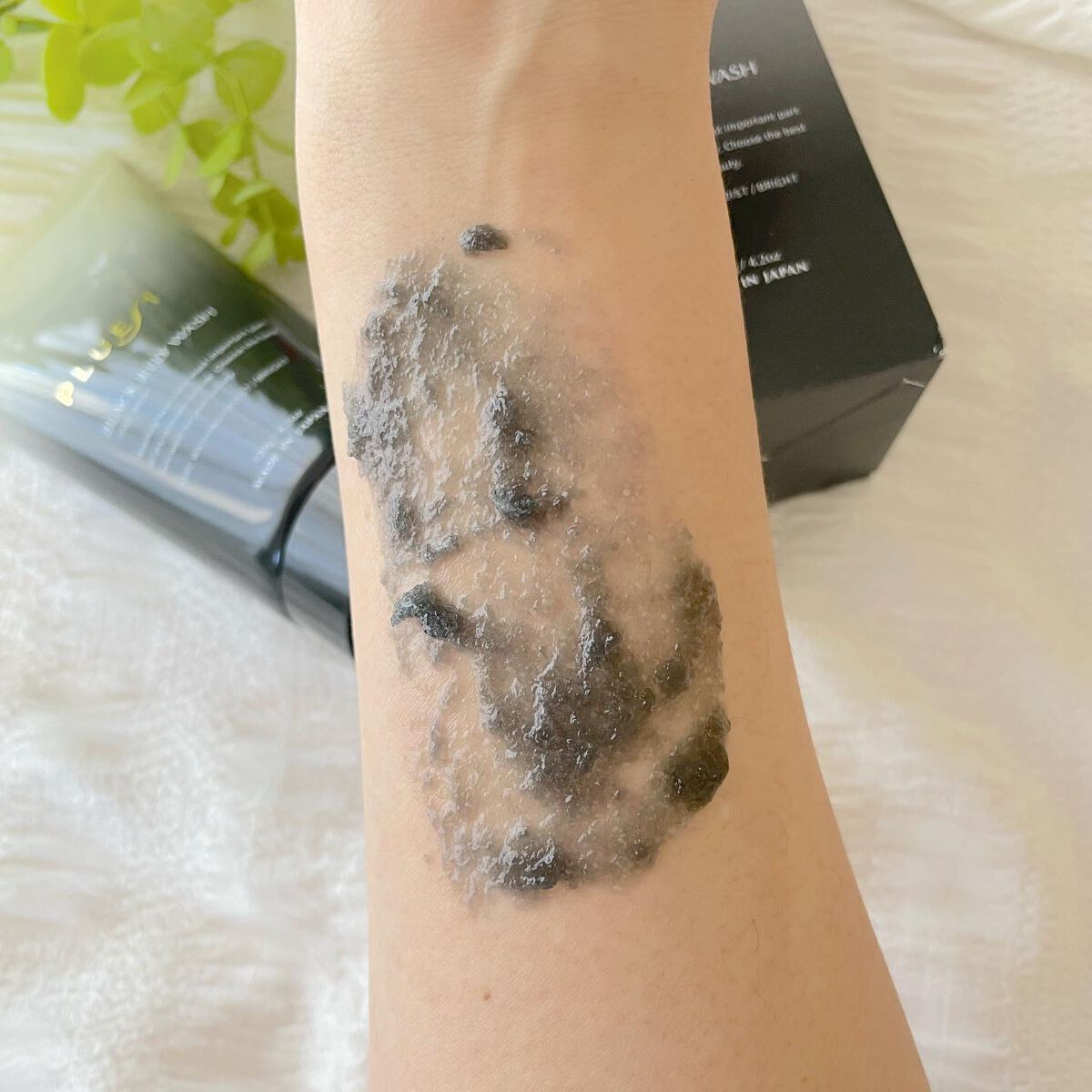 BLACK JELLY WASH（ブラックジェリーウォッシュ）/PLUEST/その他洗顔料を使ったクチコミ（3枚目）