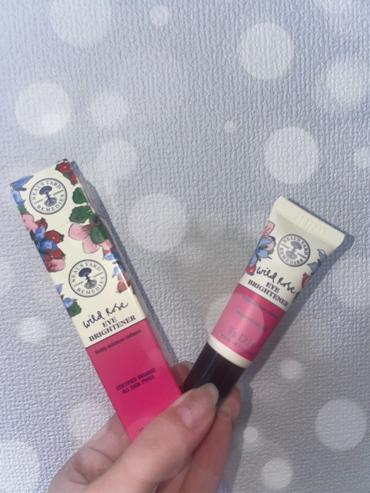 ワイルドローズアイブライトナー/ニールズヤード レメディーズ/アイケア・アイクリームを使ったクチコミ(1枚目)
