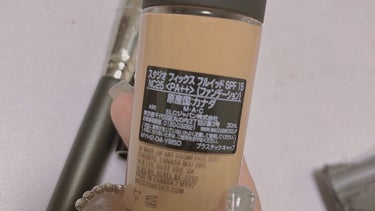 スタジオフィックス フルイッド SPF 15/M・A・C/リキッドファンデーションを使ったクチコミ（2枚目）